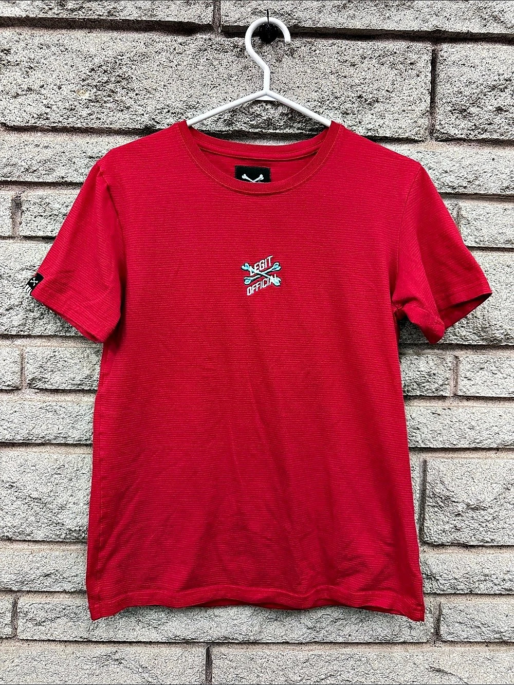 BUM Legit Official Red Textured T-Shirt Men’s Medium Crossbones Streetwear